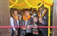 चिकित्सा र संघन कक्ष उद्घाटन गर्दे मेयरले भने , मैले आफनो वाचा पुरा गरे